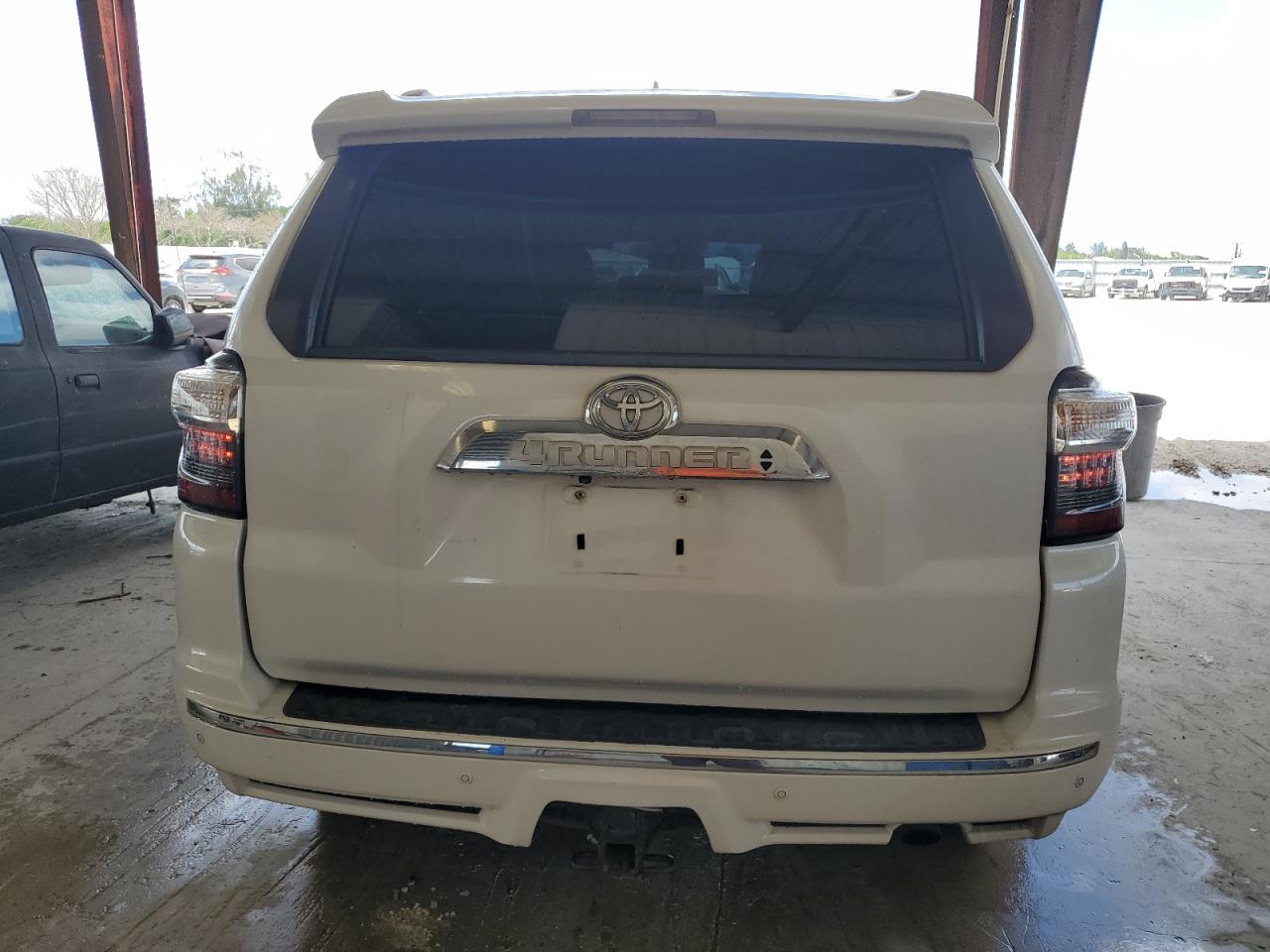 2014 Toyota 4Runner Sr5 VIN: JTEBU5JR8E5183421 Lot: 55997225