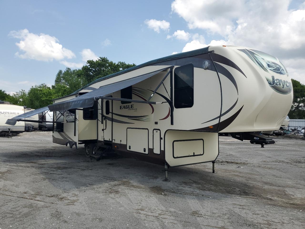 2015 Jayco Eagle for Sale in Cahokia Heights, IL - Top/Roof