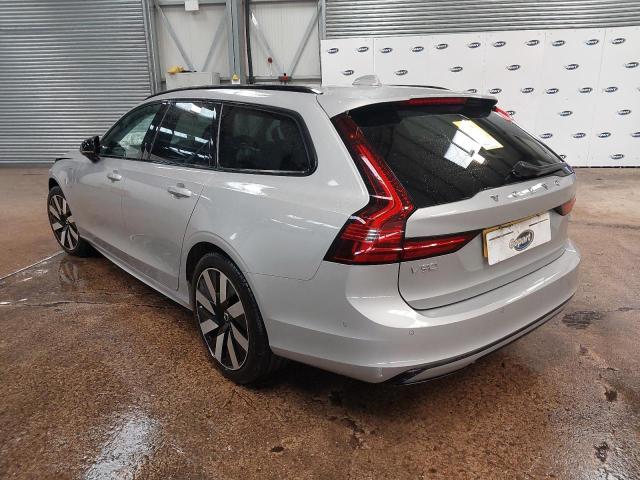 2025 VOLVO V90 + T6 P