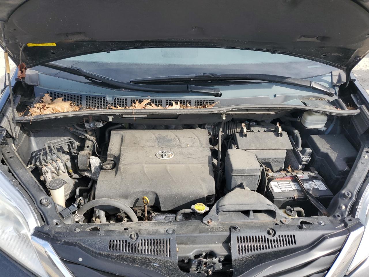 2012 Toyota Sienna Le VIN: 5TDKK3DC7CS215675 Lot: 57048125