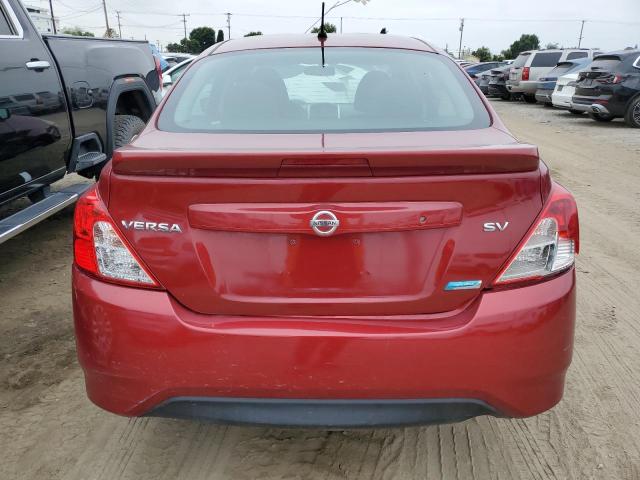 Седани NISSAN VERSA 2016 Червоний