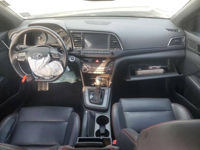  HYUNDAI ELANTRA 2018 Srebrny