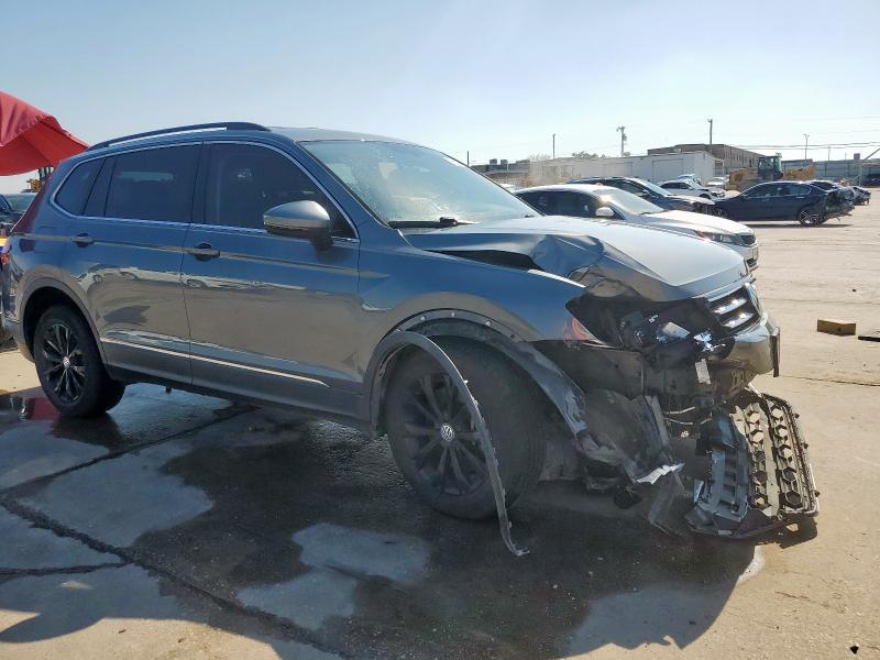  VOLKSWAGEN TIGUAN 2018 Серый