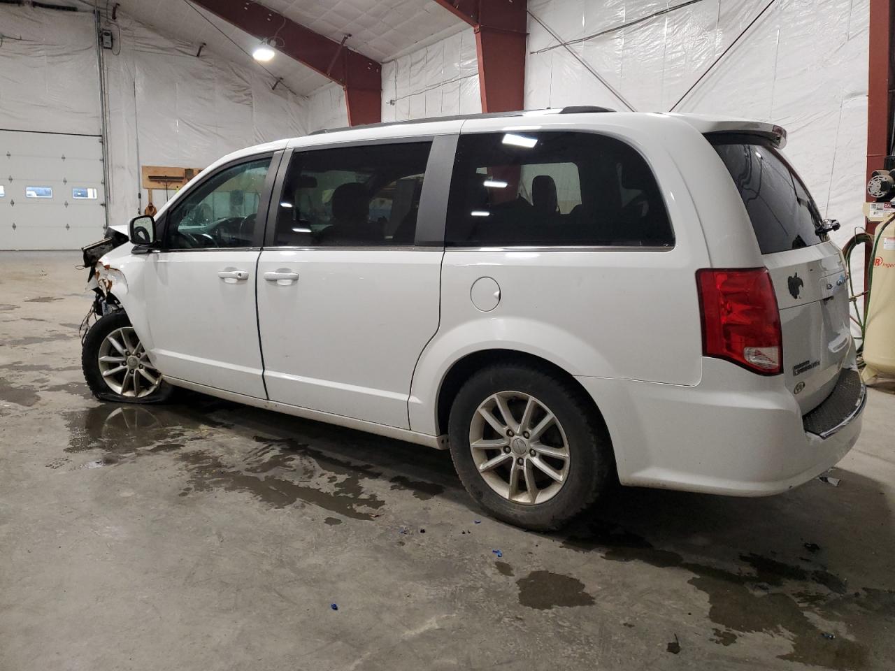 2019 Dodge Caravan - Image 2