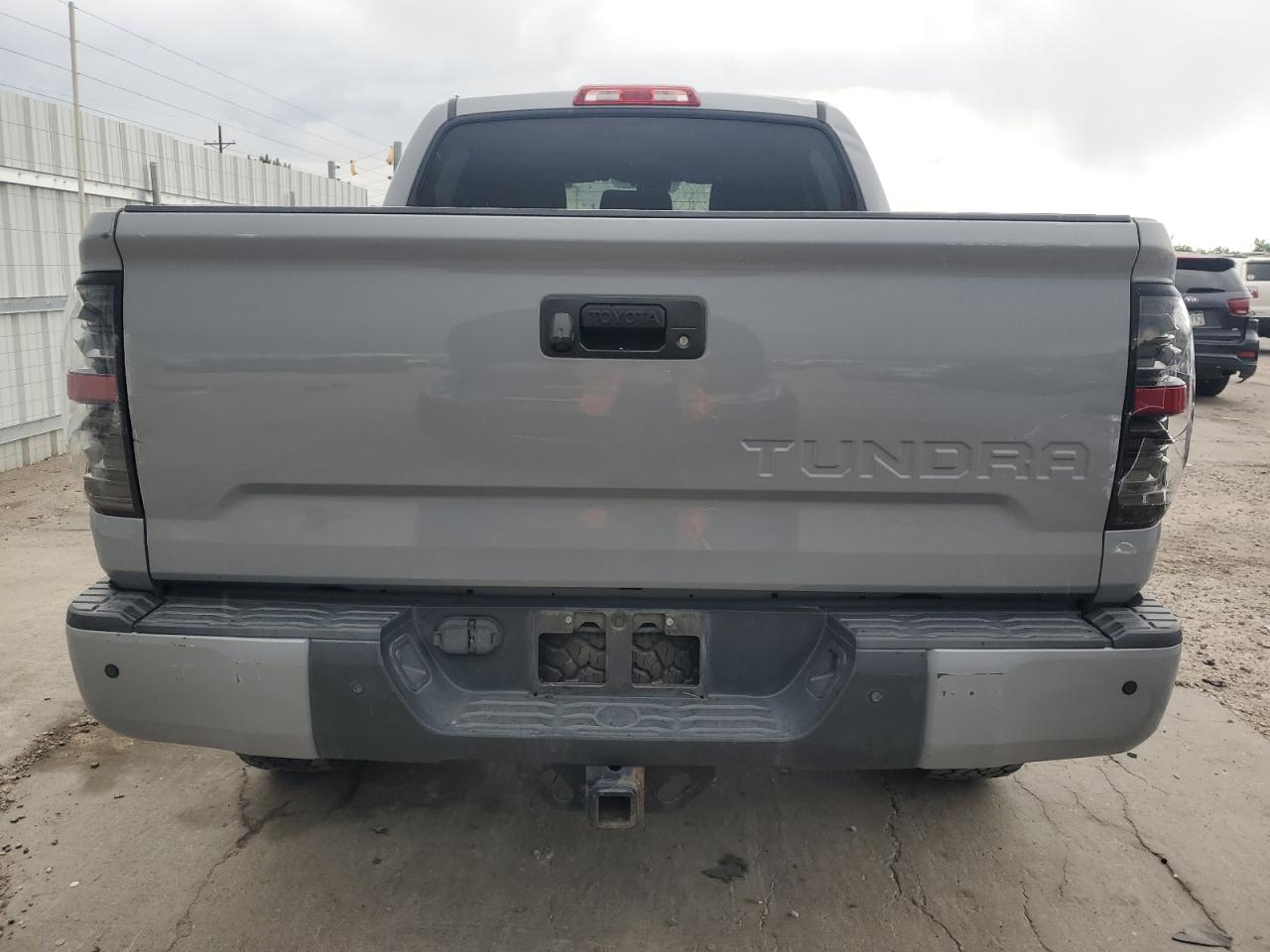 5TFDY5F15JX696869 TOYOTA TUNDRA 2018