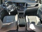 2017 Toyota Sienna Xle na sprzedaż w Pekin, IL - Front End