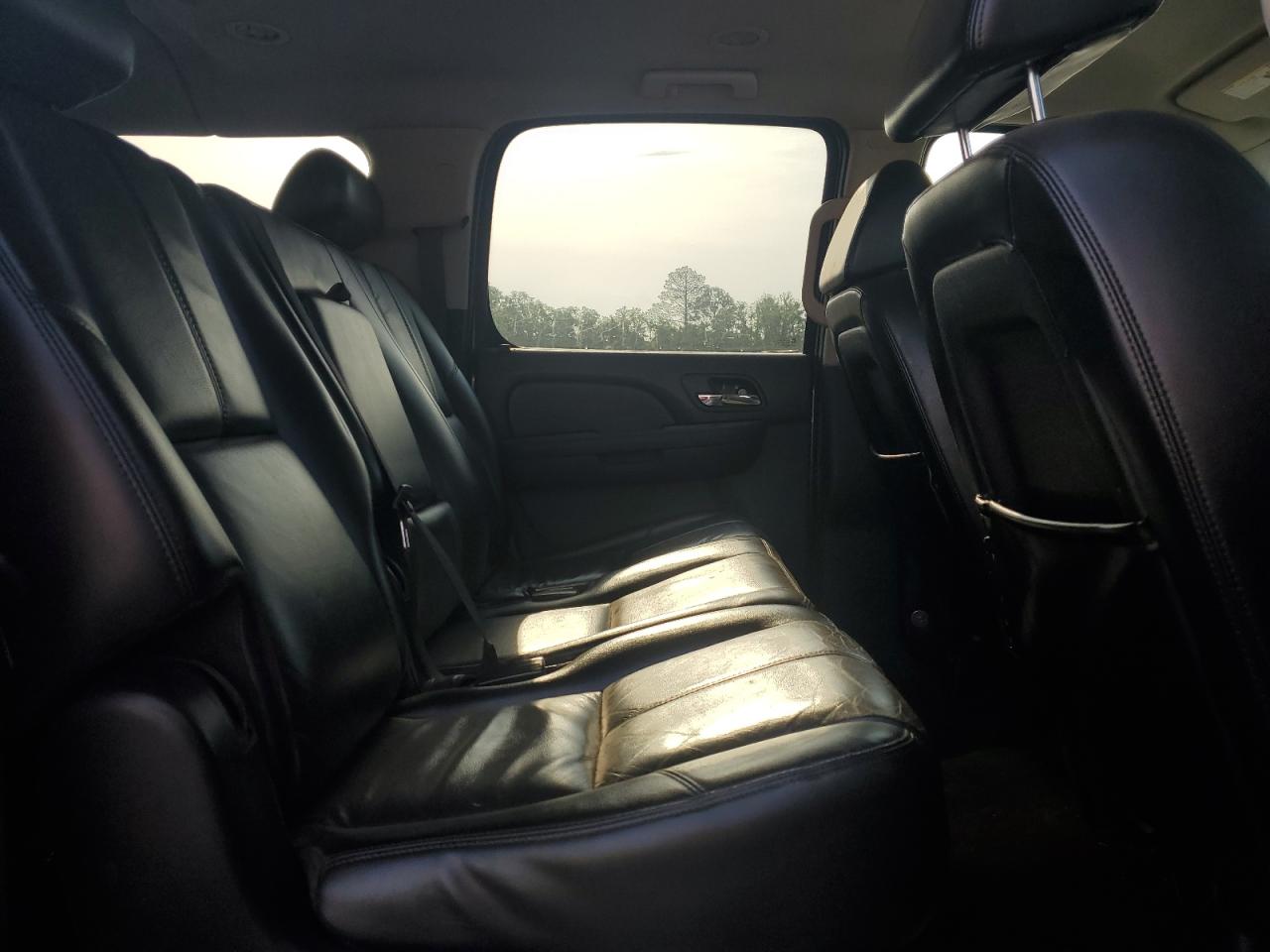 2007 Chevrolet Suburban C1500 VIN: 1GNFC16J57J332440 Lot: 57136815