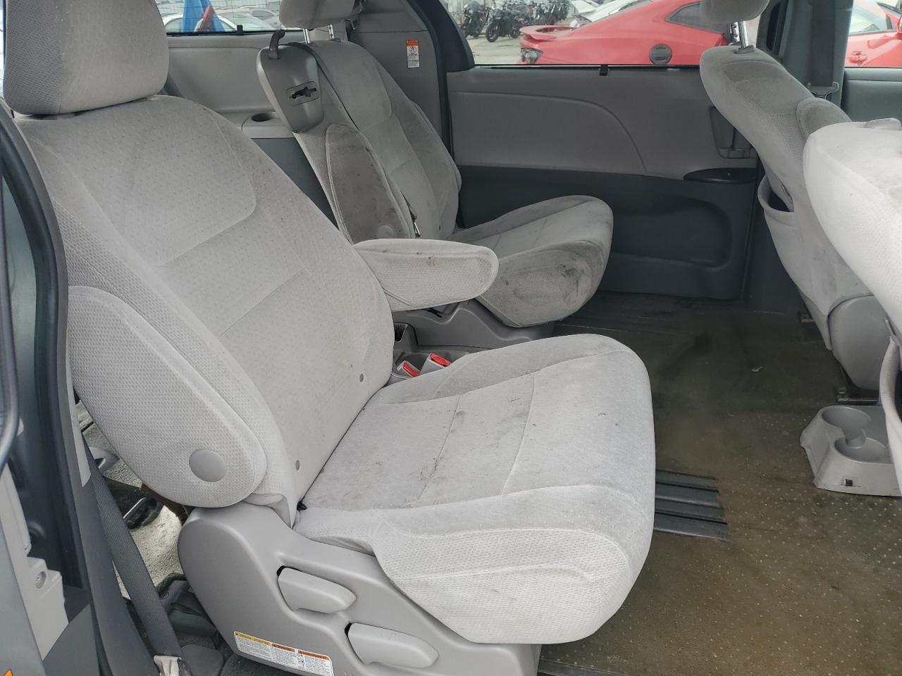 2015 Toyota Sienna Le VIN: 5TDKK3DC8FS676940 Lot: 56007555