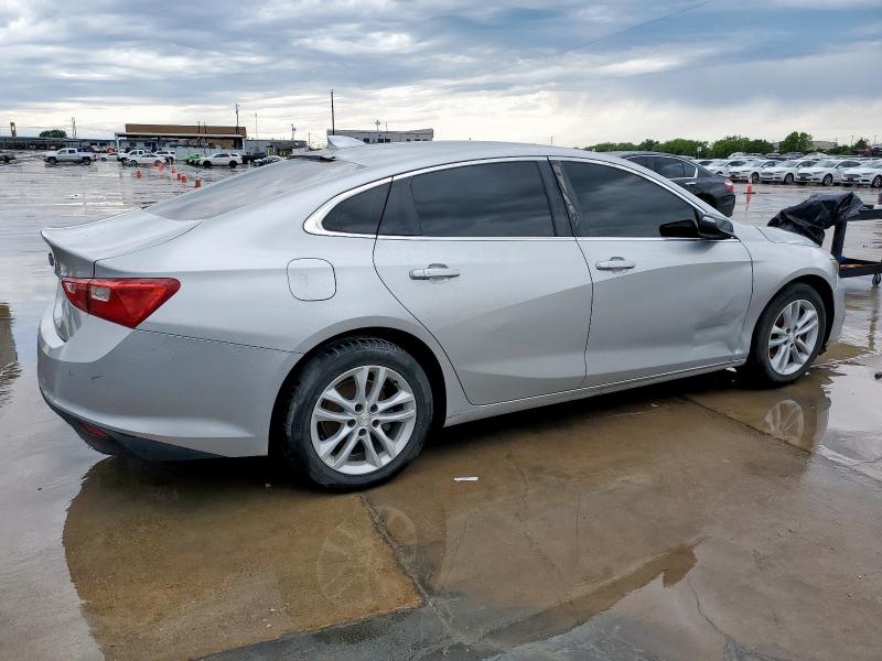 Sedans CHEVROLET MALIBU 2017 Srebrny
