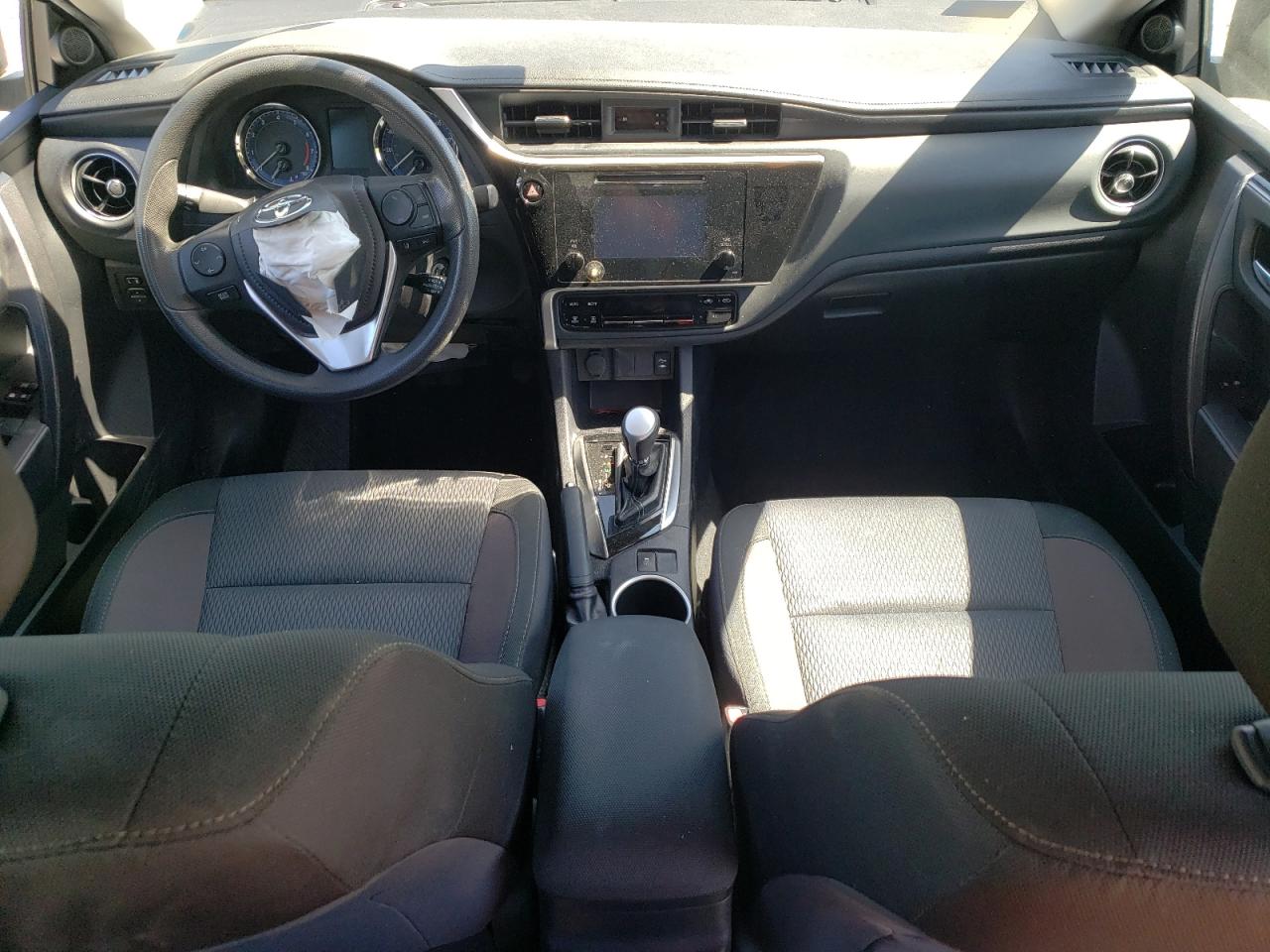 2019 Toyota Corolla L VIN: 2T1BURHE6KC189392 Lot: 57095305