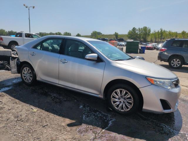  TOYOTA CAMRY 2013 Серебристый