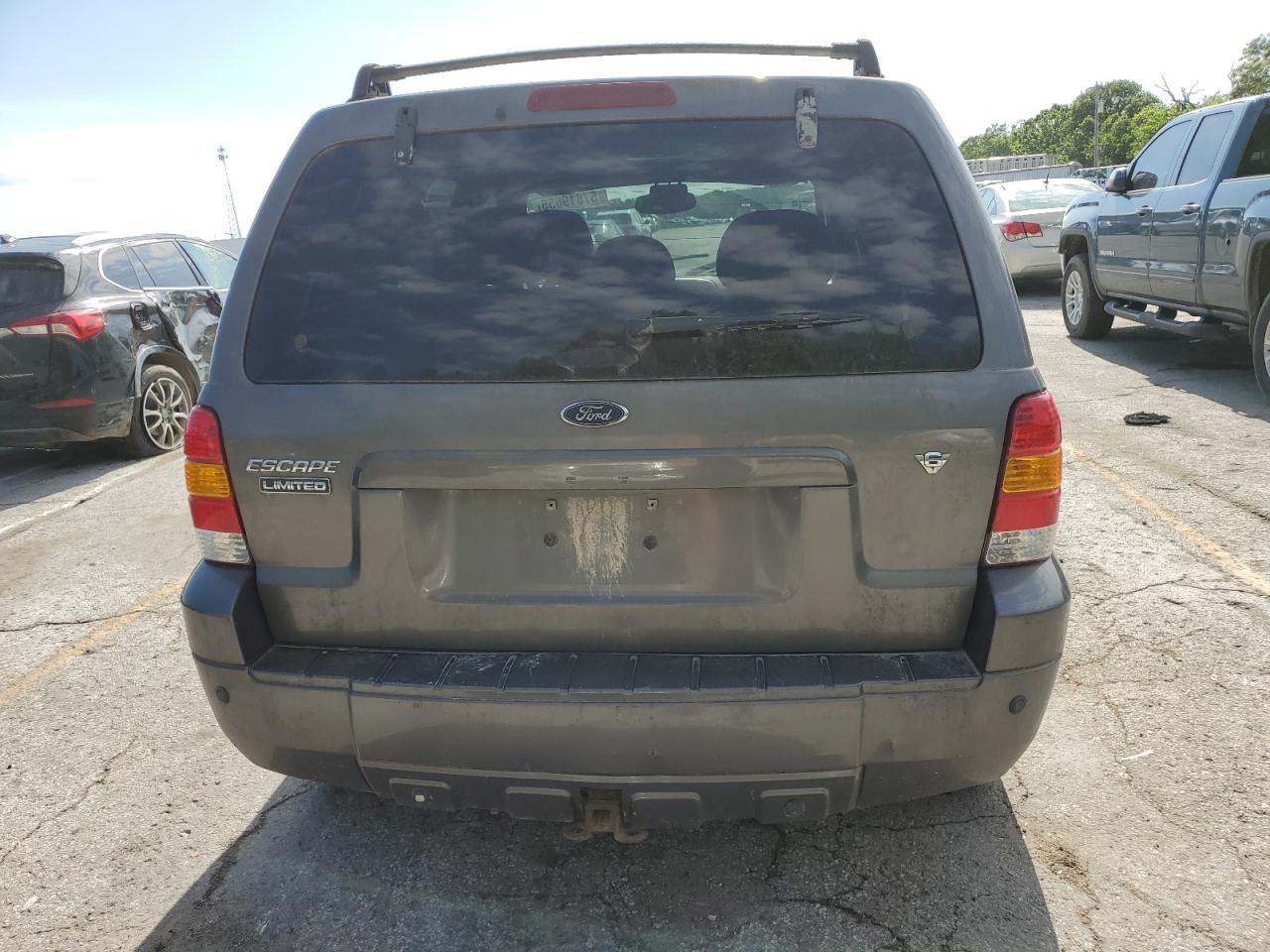 2005 Ford Escape Limited VIN: 1FMYU041X5KC72704 Lot: 57819655