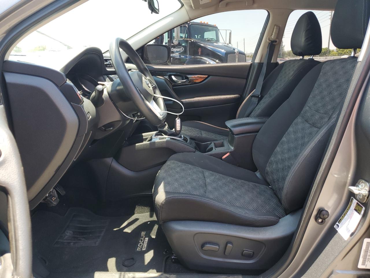JN1BJ1CP1JW180661 NISSAN ROGUE 2018
