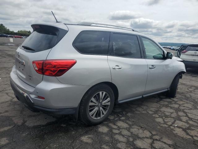 NISSAN PATHFINDER 2018 Srebrny