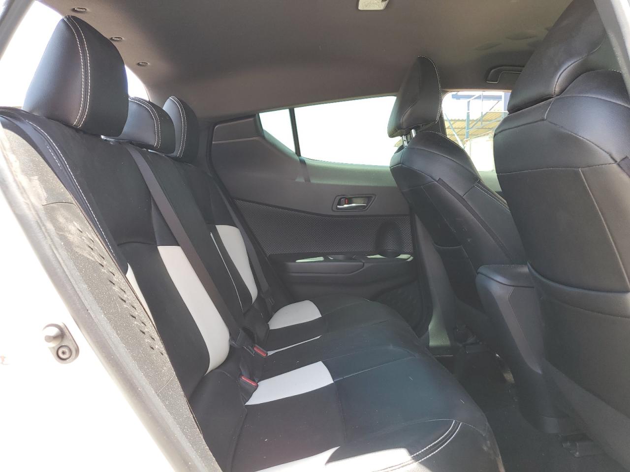 JTNKHMBX4K1016293 TOYOTA C-HR 2019