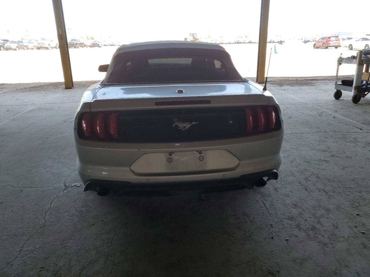 2018 Ford Mustang VIN: 1FATP8UH8J5132599 Lot: 56536295