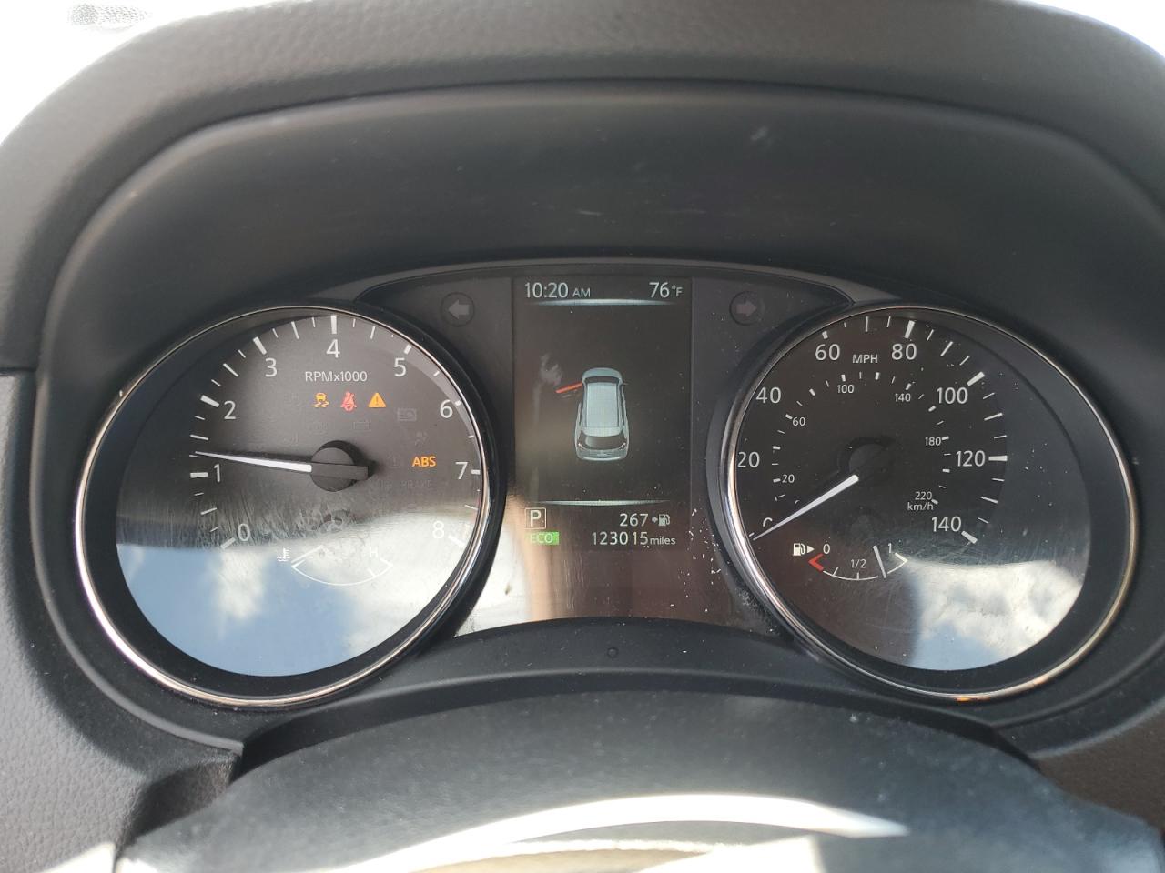 JN8AT2MV6HW015998 NISSAN ROGUE 2017