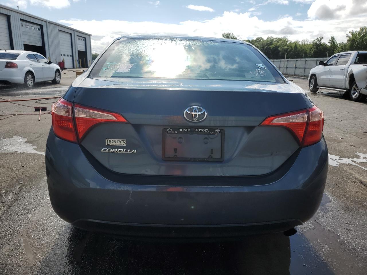 5YFBURHE9JP806976 TOYOTA COROLLA 2018