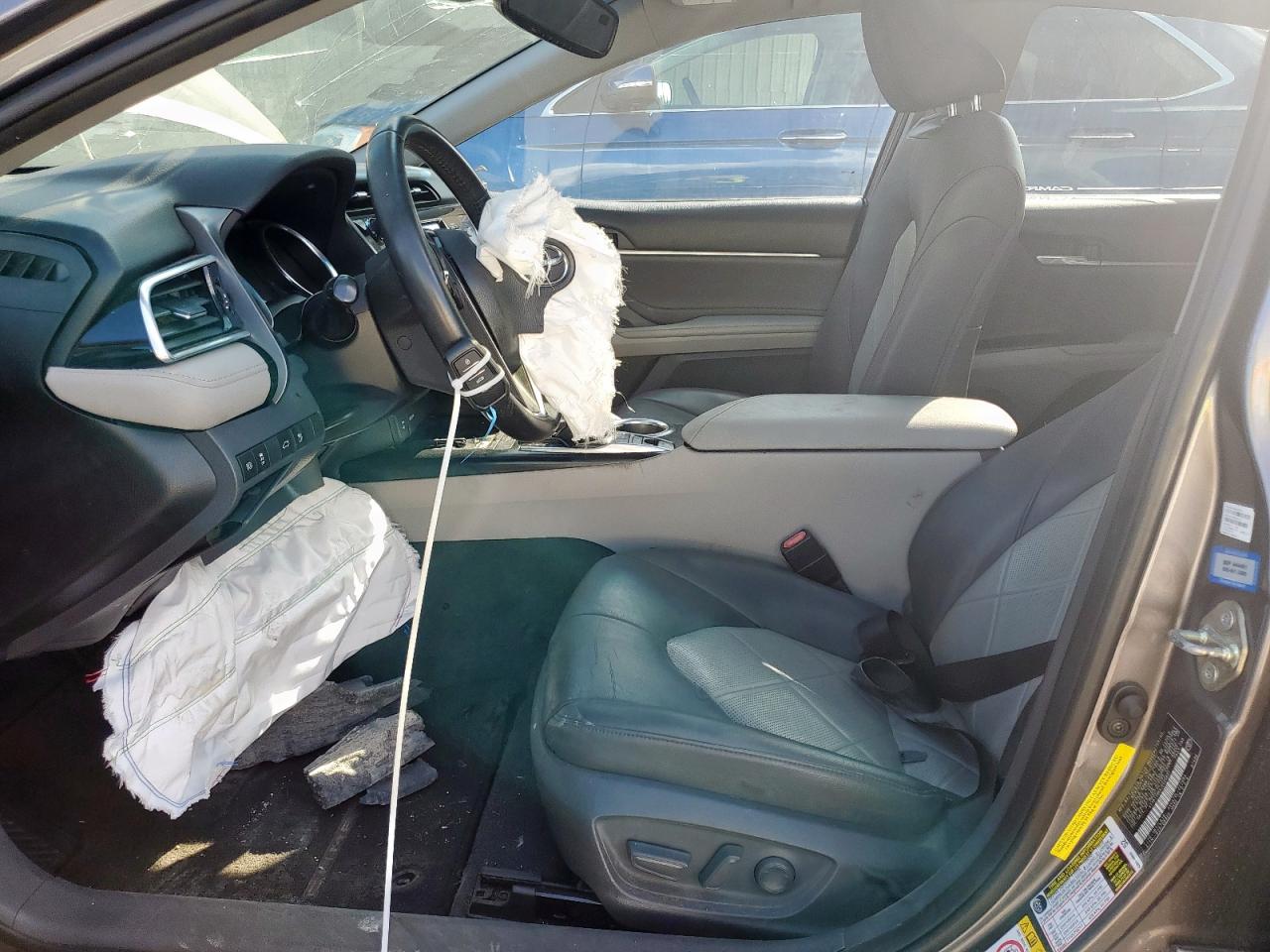 4T1B11HK4JU500637 TOYOTA CAMRY 2018