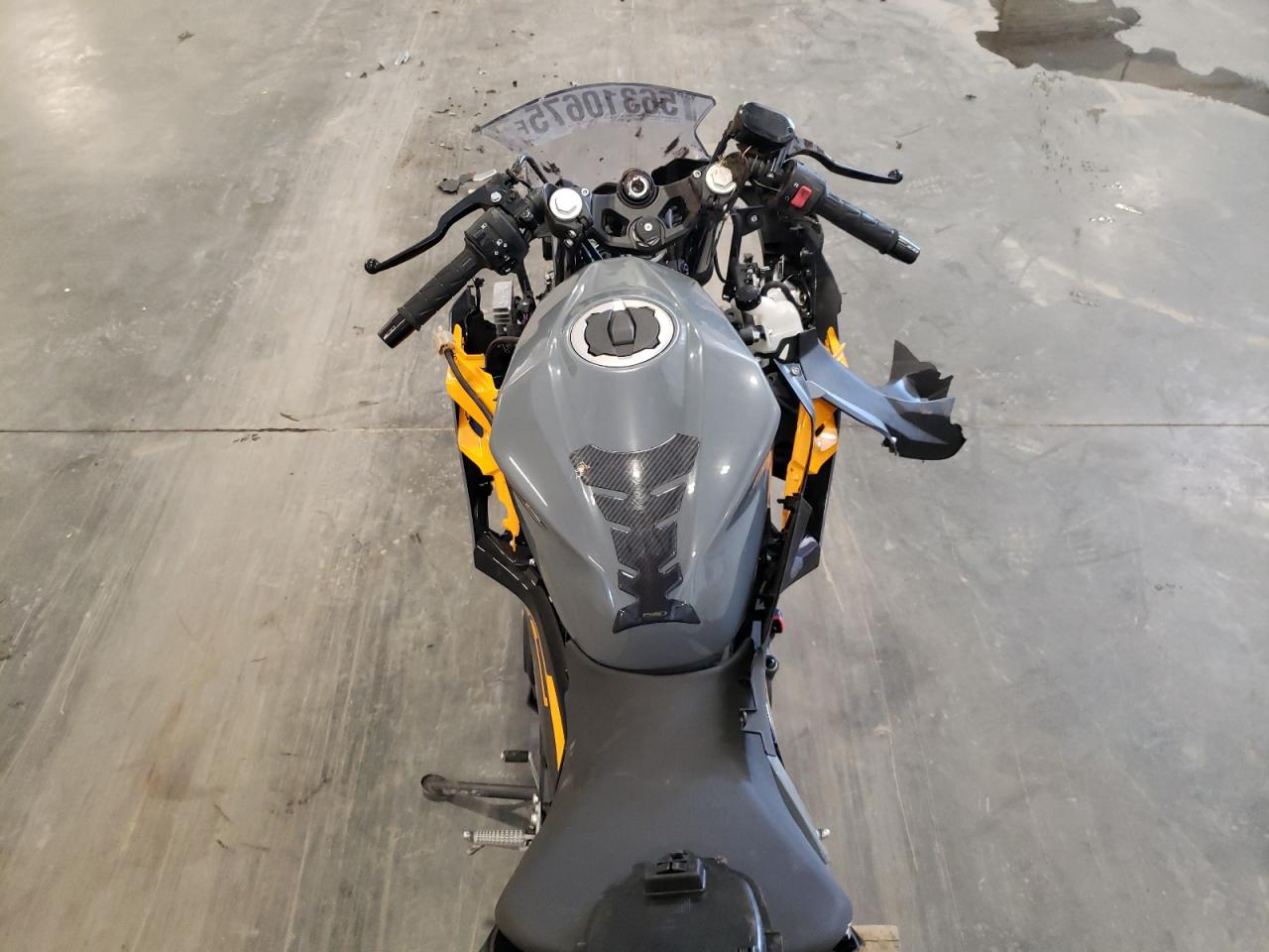 jkaexkg12jda06899 JKAEXKG12JDA06899 2018 Kawasaki Ex400