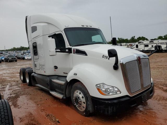 2018 Kenworth T680 Semi Truck