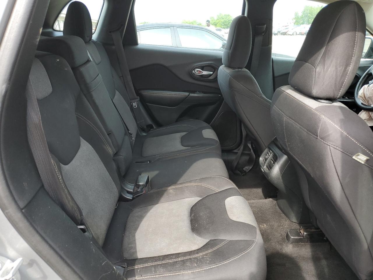 2015 Jeep Cherokee Sport VIN: 1C4PJLAB8FW761989 Lot: 56869675