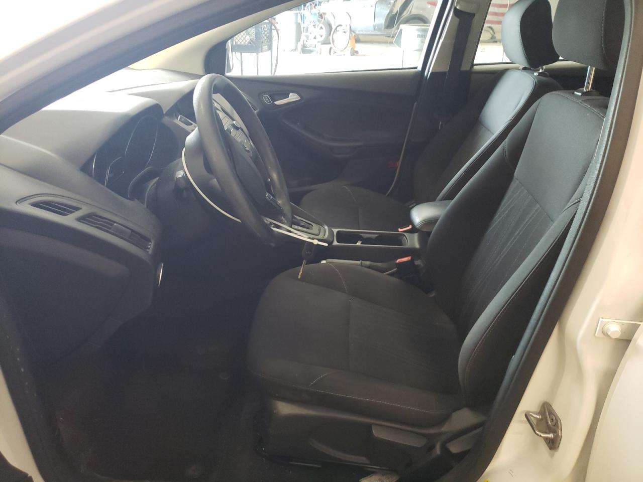 1FADP3K23HL215370 FORD FOCUS 2017