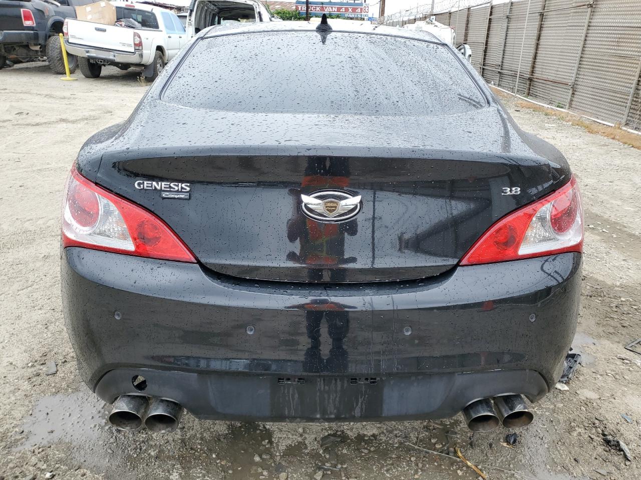 2010 Hyundai Genesis Coupe 3.8L VIN: KMHHU6KH8AU034125 Lot: 56064075