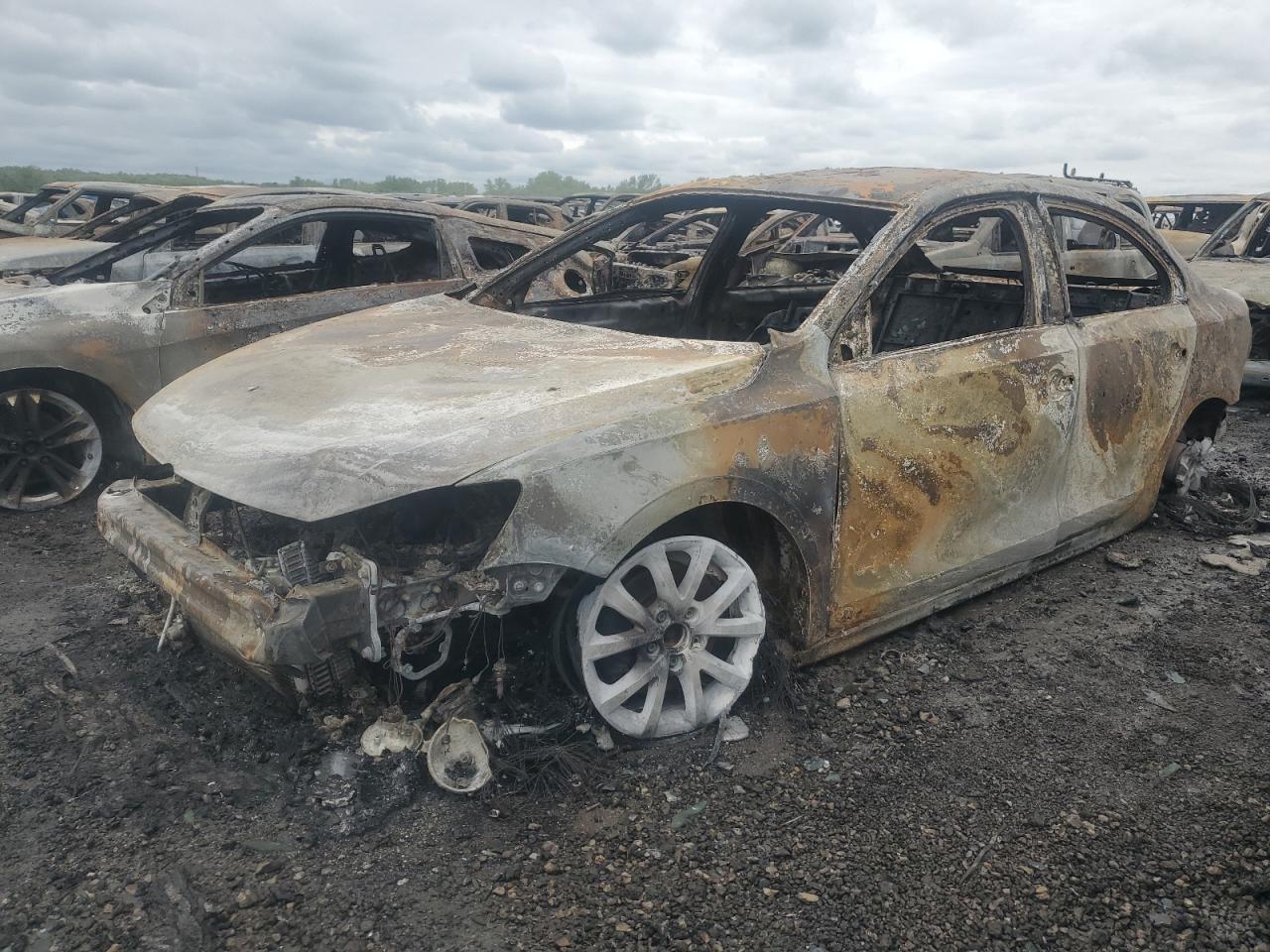 2015 Volkswagen Jetta Se იყიდება Kansas City-ში, KS - Burn