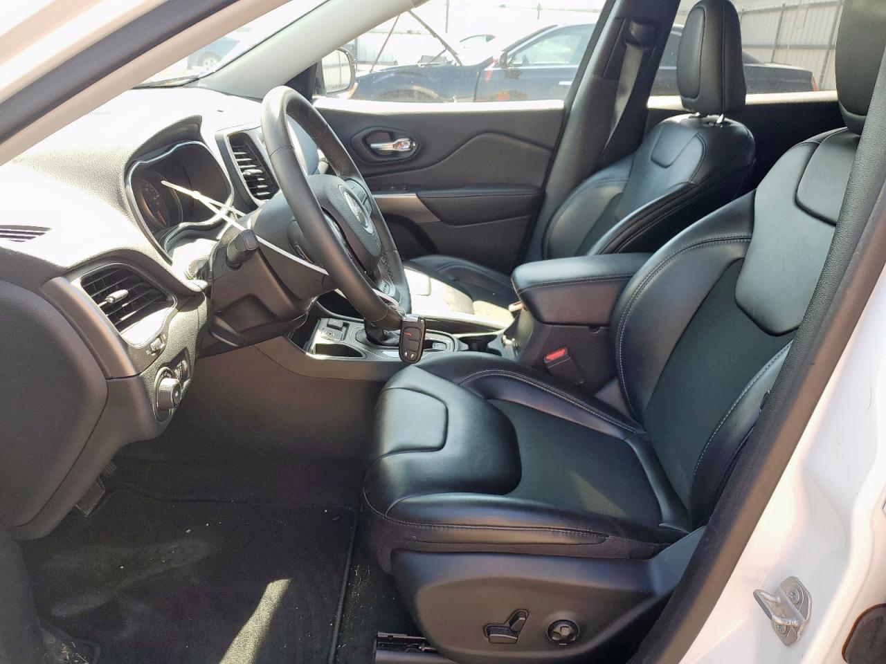 2020 Jeep Cherokee Latitude Plus VIN: 1C4PJLLB6LD605986 Lot: 56908895