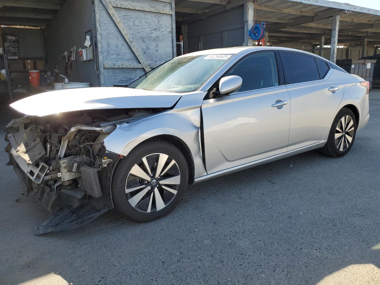 2019 Nissan Altima Sl na sprzedaż w Fresno, CA - Front End