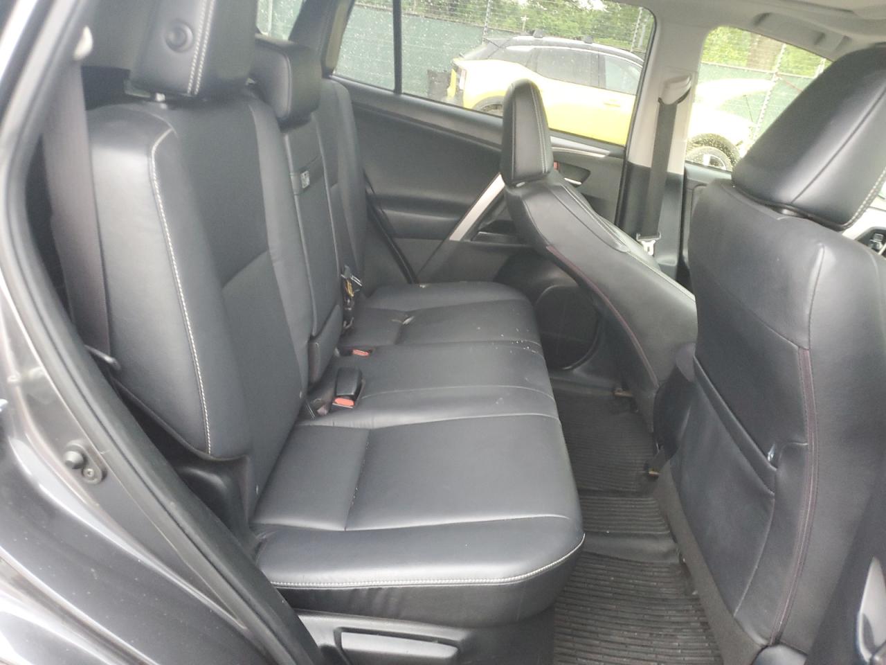 JTMDJREV8JD231441 TOYOTA RAV4 2018
