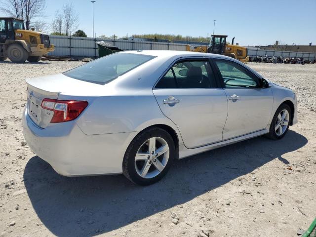  TOYOTA CAMRY 2013 Srebrny