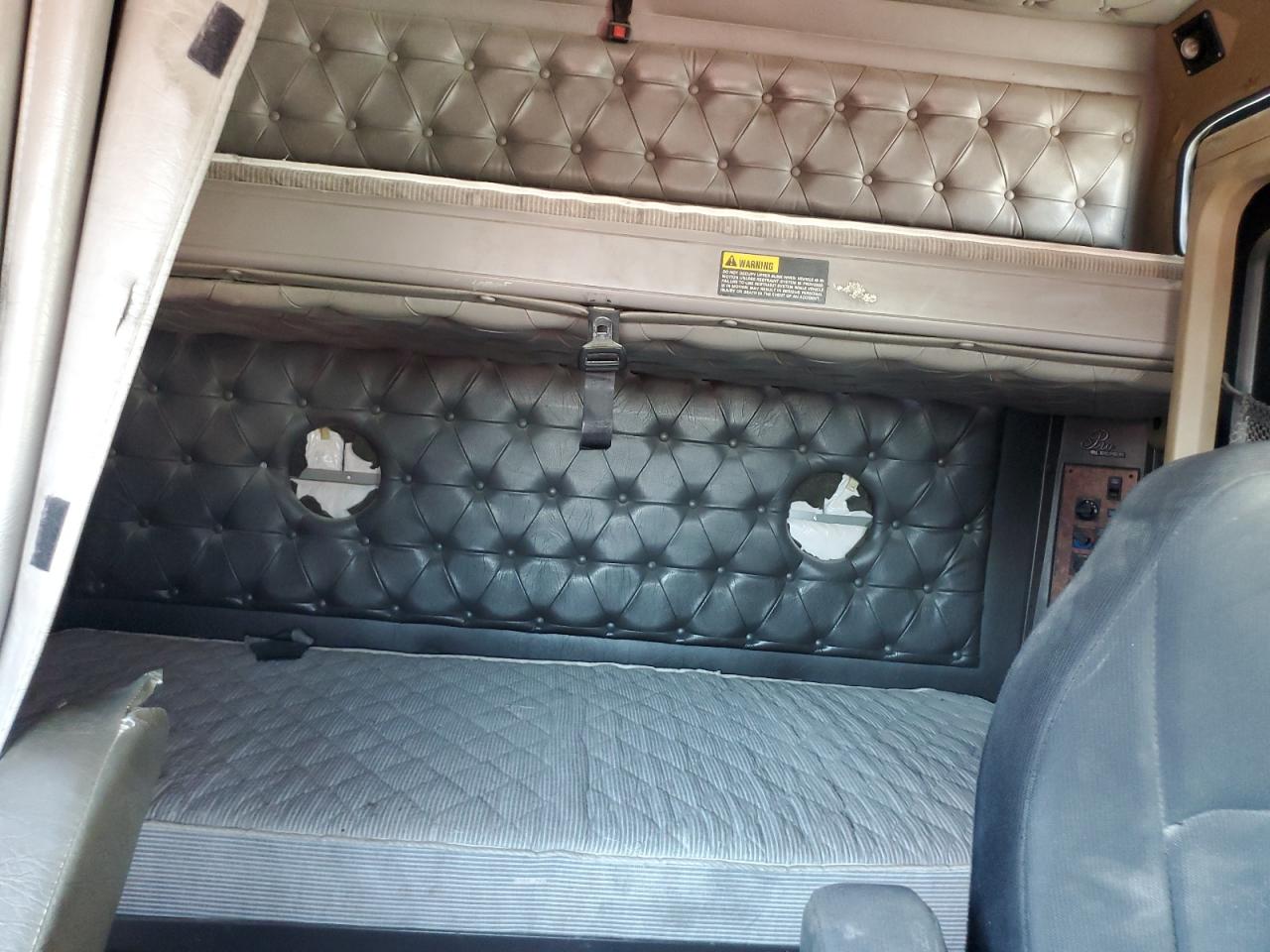 2000 International 9400 9400I VIN: 2HSCNAMR8YC052209 Lot: 56248525