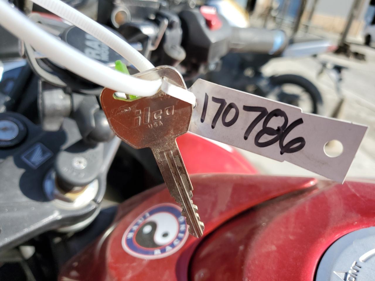 2011 Honda Cbr250 R VIN: MLHMC4119B5002047 Lot: 56194205