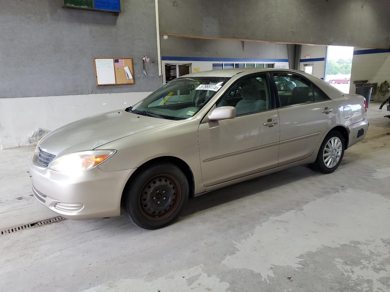 2002 Toyota Camry Le იყიდება Sandston-ში, VA - Rear End
