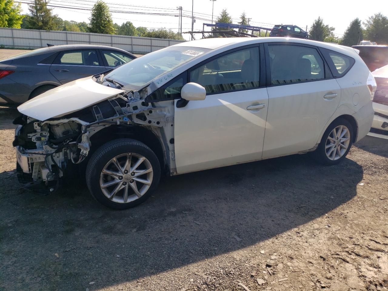 2014 Toyota Prius V продається в Finksburg, MD - Front End
