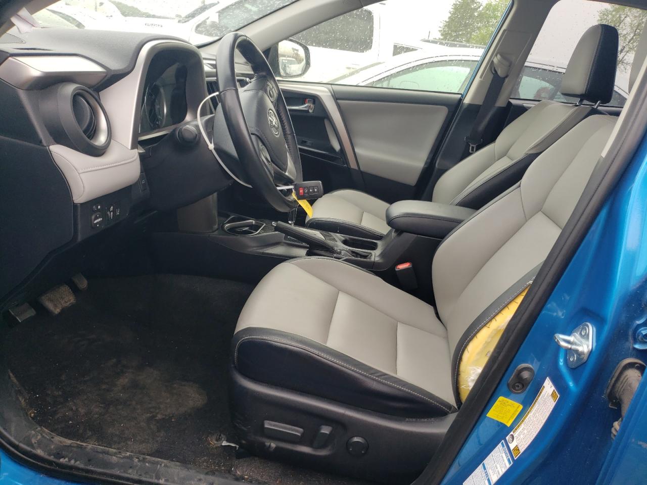 JTMDJREV0HD117850 TOYOTA RAV4 2017
