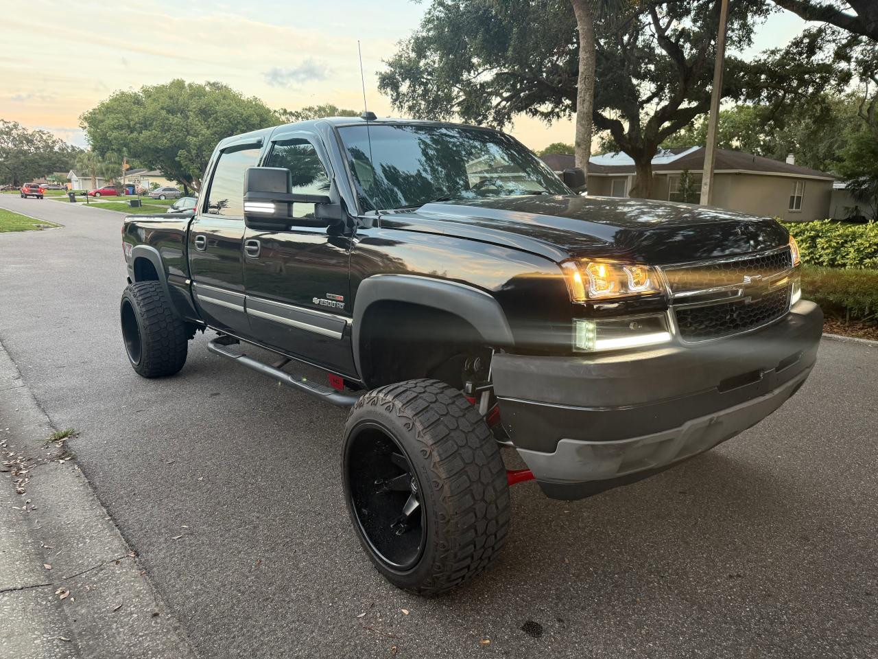 2005 Chevrolet Silverado K2500 Heavy Duty for Sale in Riverview, FL - Normal Wear
