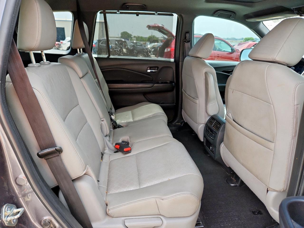 2020 Honda Passport Touring VIN: 5FNYF7H94LB003860 Lot: 58833295