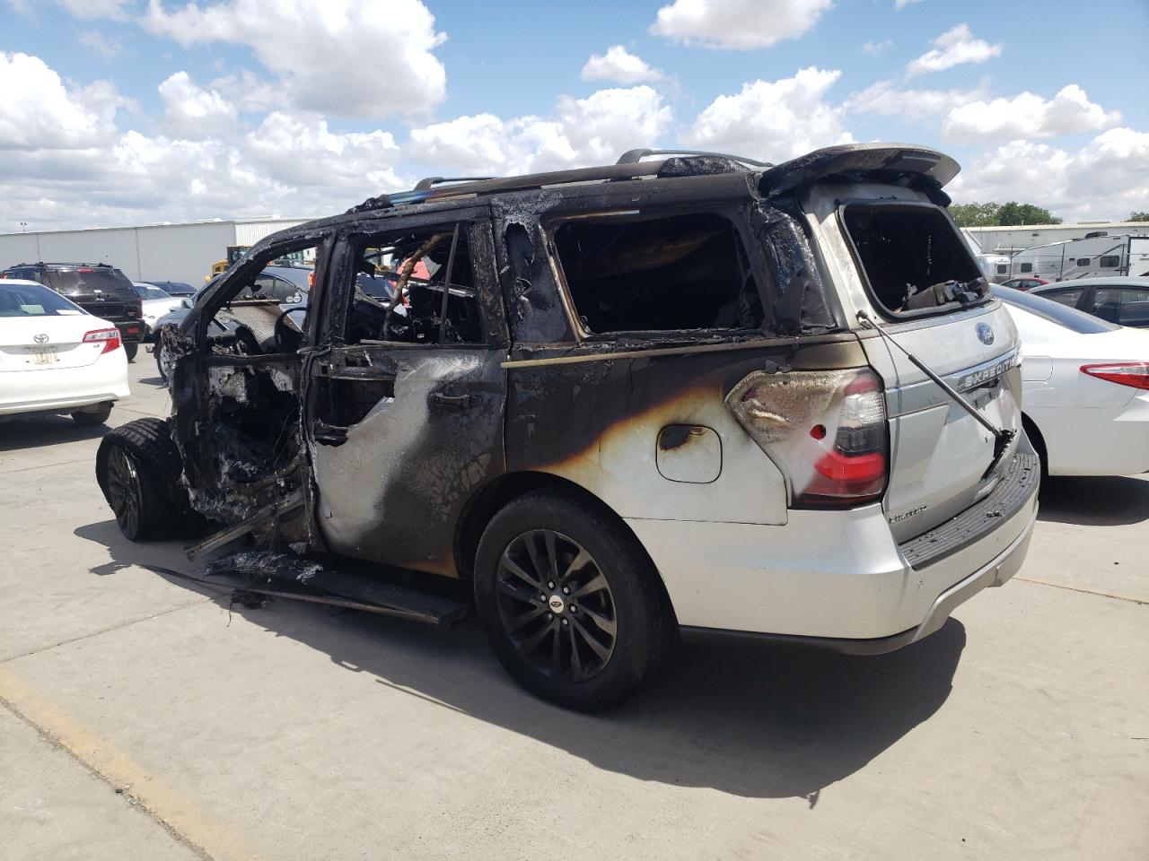 1FMJU2AT7KEA38548 FORD EXPEDITION 2019