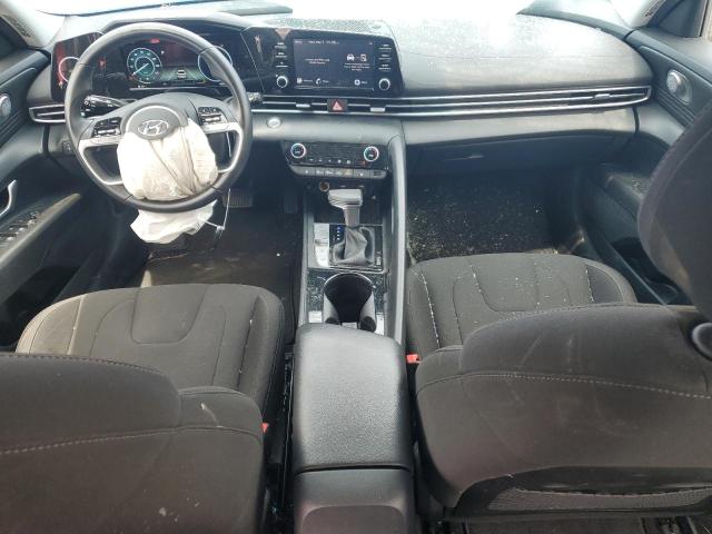  HYUNDAI ELANTRA 2022 Червоний