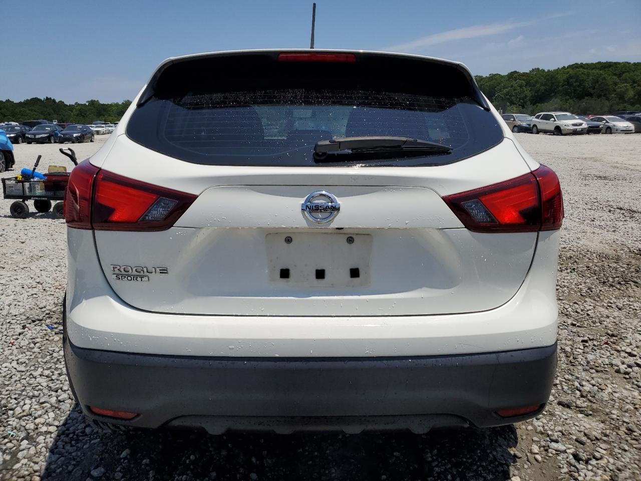 JN1BJ1CP7JW164111 NISSAN ROGUE 2018