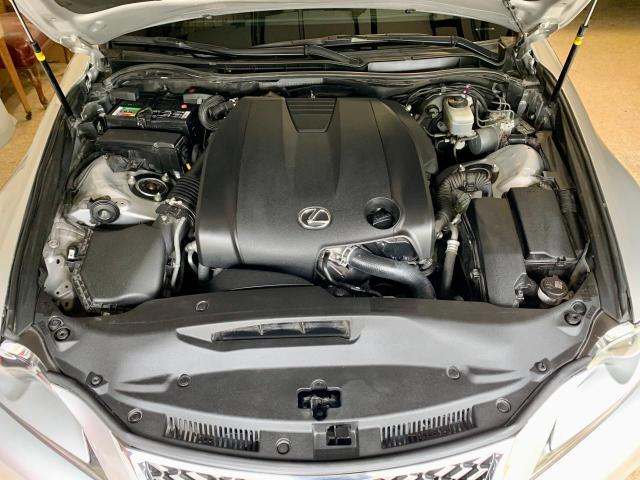 Седаны LEXUS IS 2015 Серебристый