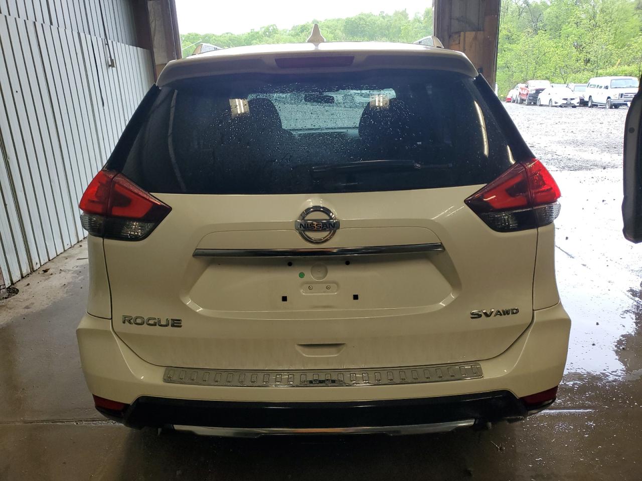 KNMAT2MV9JP558127 NISSAN ROGUE 2018