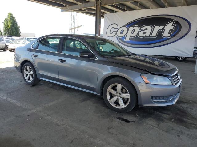 Sedans VOLKSWAGEN PASSAT 2014 Szary