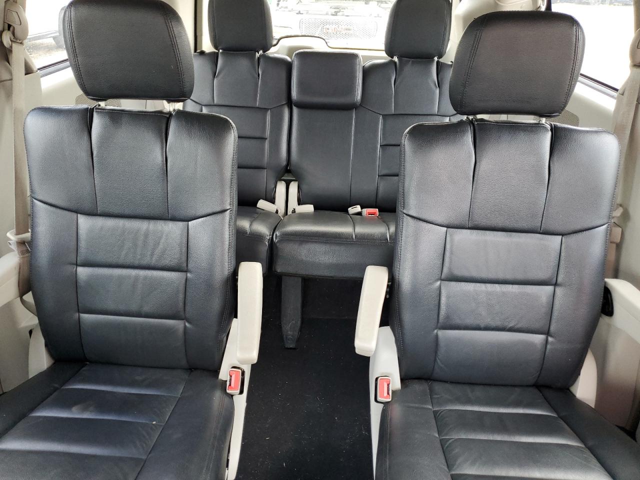 2011 Dodge Grand Caravan Crew VIN: 2D4RN5DG0BR710024 Lot: 56481175