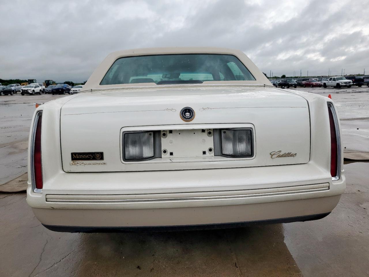 1997 Cadillac Deville Concours VIN: 1G6KF5493VU256584 Lot: 56062095