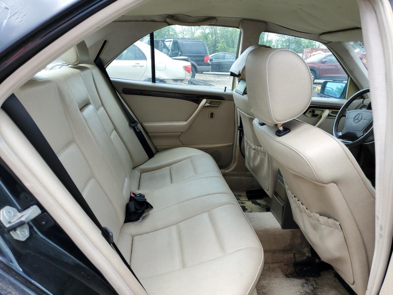 1996 Mercedes-Benz C 220 VIN: WDBHA22E4TF351448 Lot: 55843975