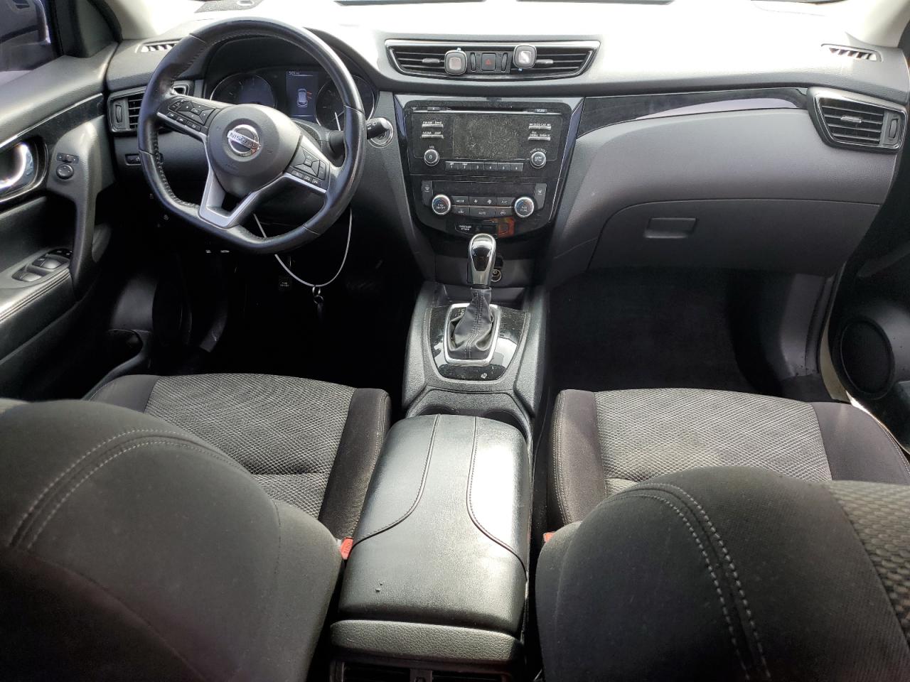 JN1BJ1CP6HW025596 NISSAN ROGUE 2017